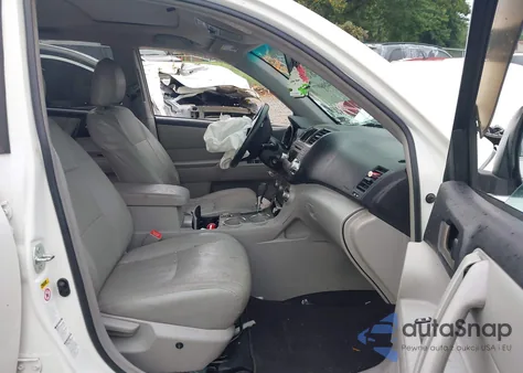 2011 Toyota Highlander Base V6 z USA, uszkodzony, nr VIN 5TDBK3EH8BS050146